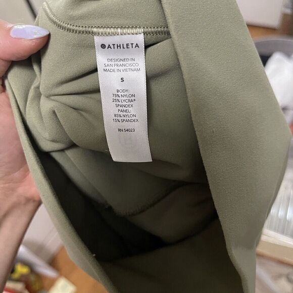 Athleta Leggings Salutation Stash Pocket II Cutout 7/8 Crop Athletic Green small - Picture 8 of 8